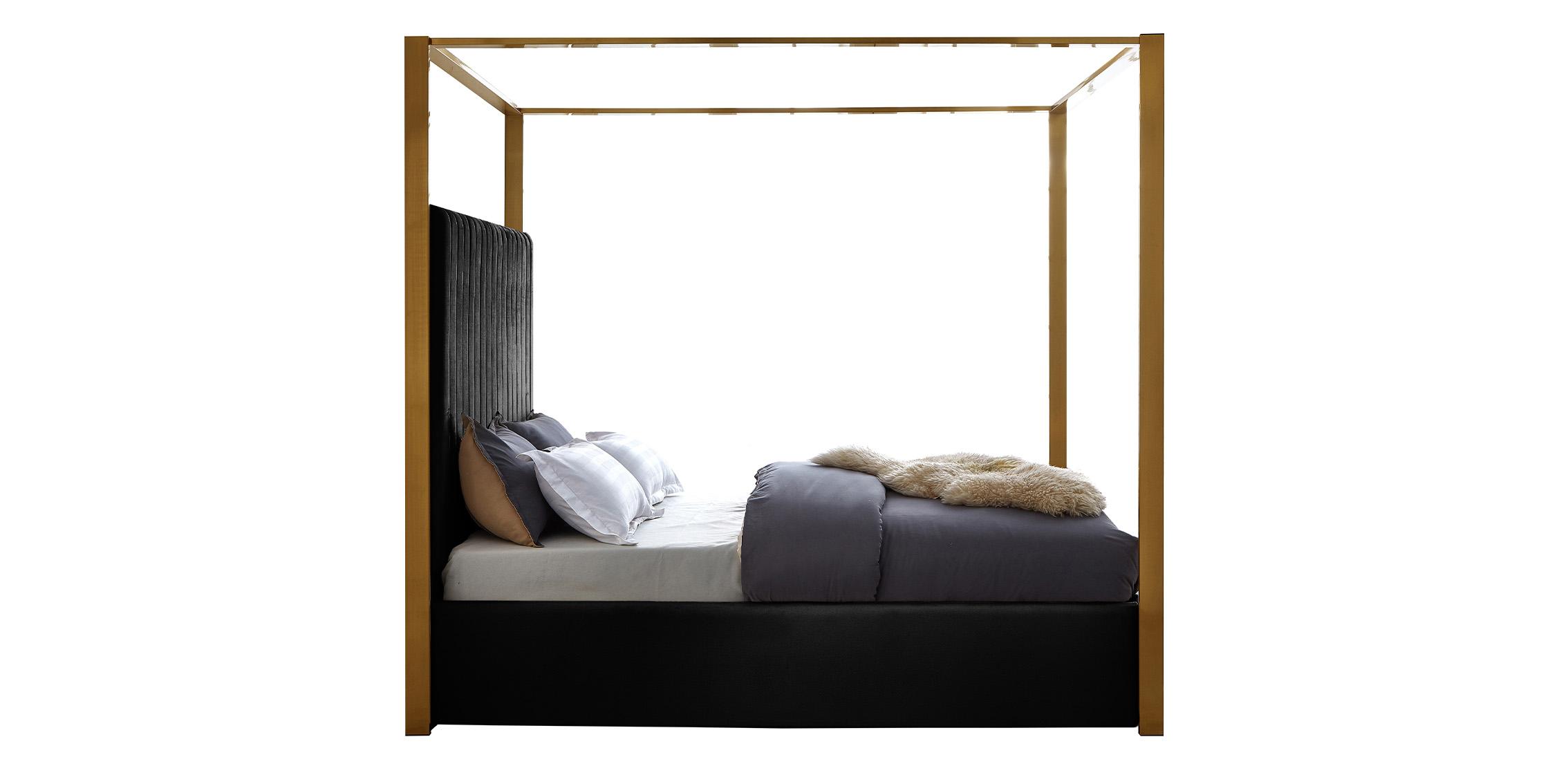 

    
JonesBlack-K Meridian Furniture Poster Bed
