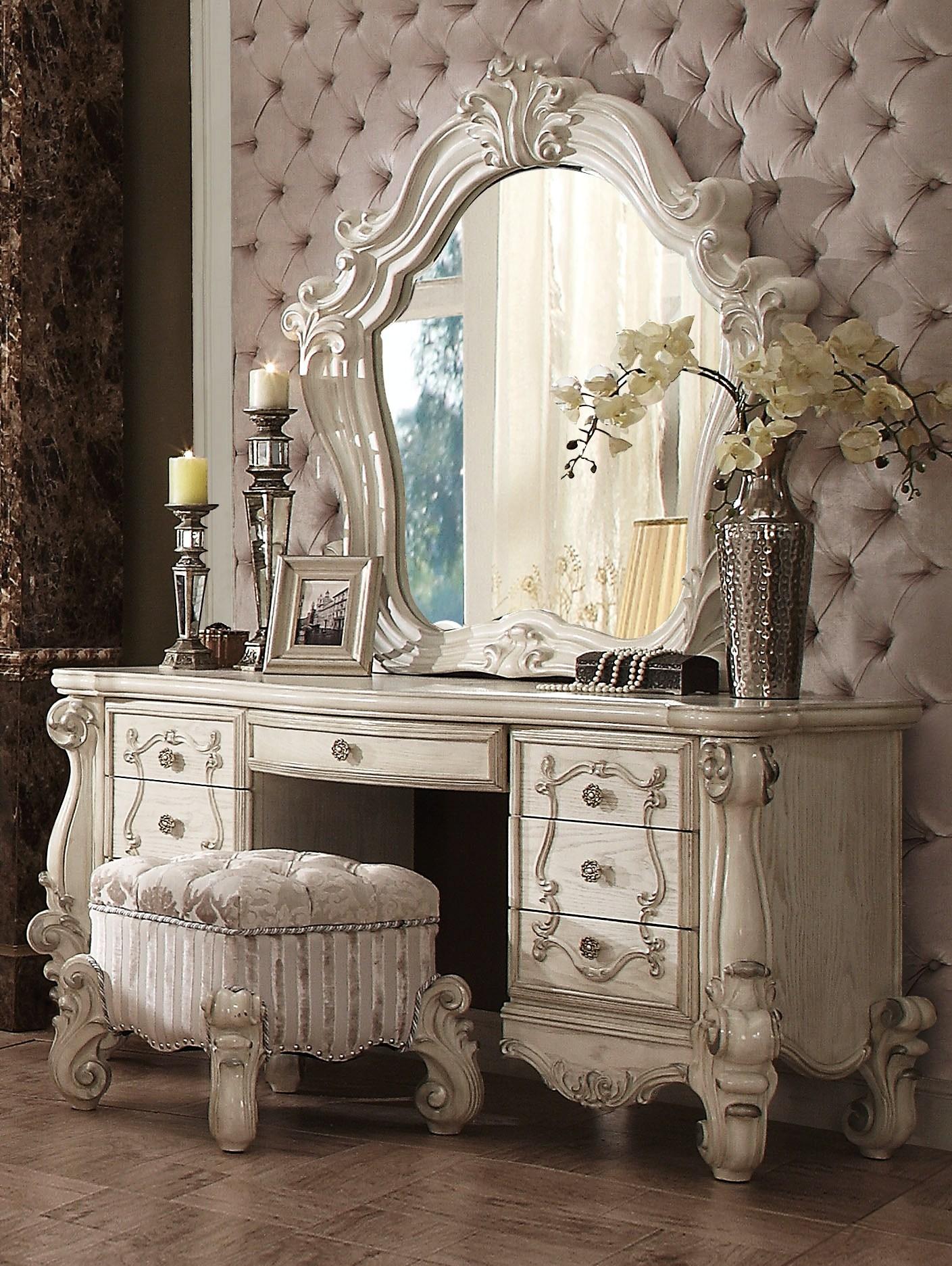 

        
Acme Furniture Versailles-21757EK Panel Bedroom Set Bone/White  0840412051784
