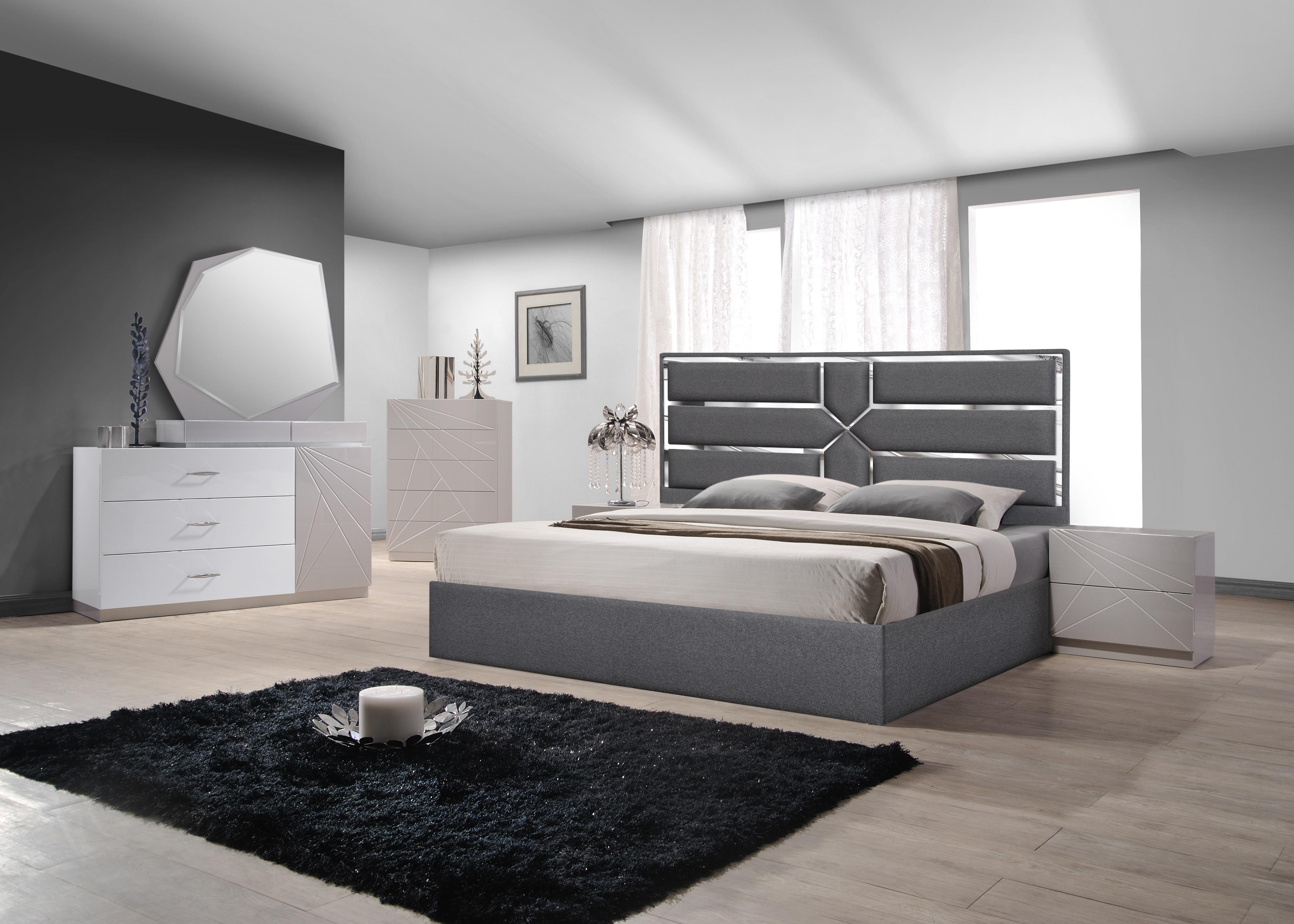 

    
SKU 18730 Charcoal Fabric Queen Platform Bed  Contemporary J&M Furniture Da Vinci

