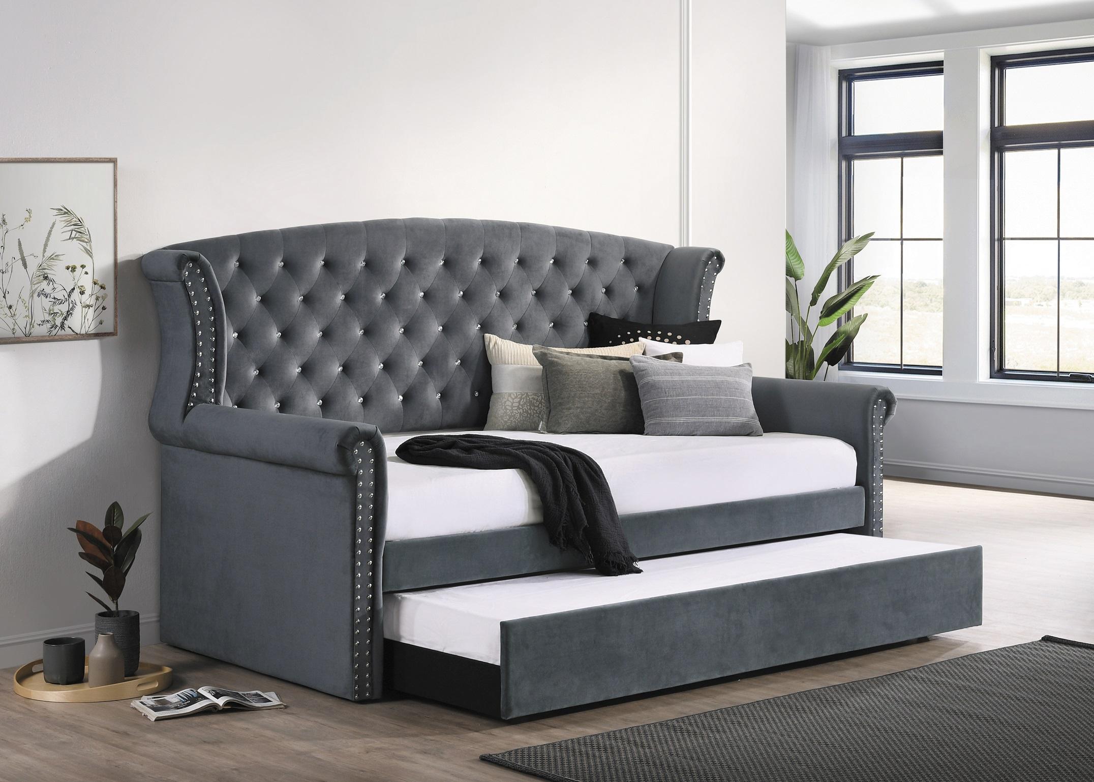

    
300641 Glam Gray Velvet Twin Daybed w/Trundle Coaster 300641 Scarlett
