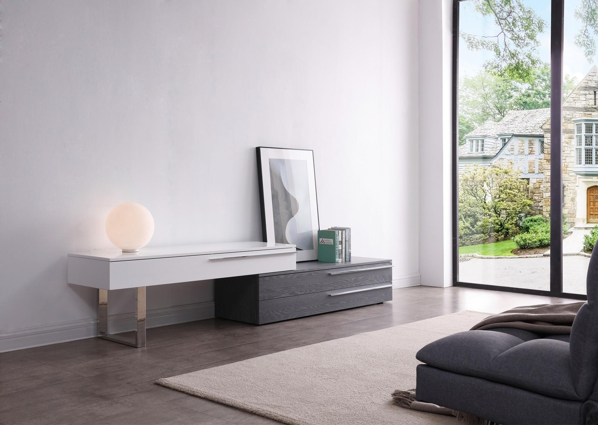 

    
J&M Furniture Hudson TV Stand White/Gray 17475-GW
