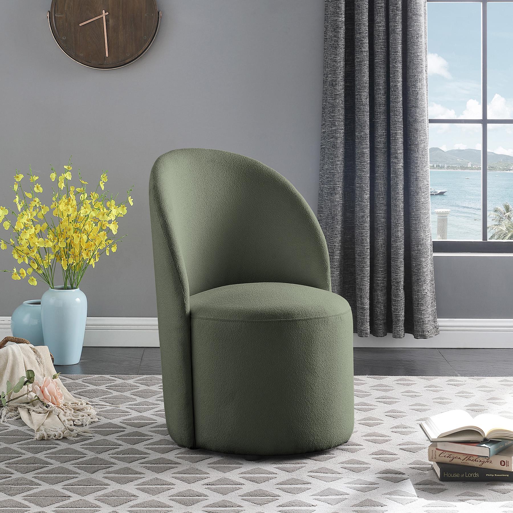

        
Meridian Furniture HAUTELY 528Green Dining Chair Set Green Boucle Fabric 094308274096
