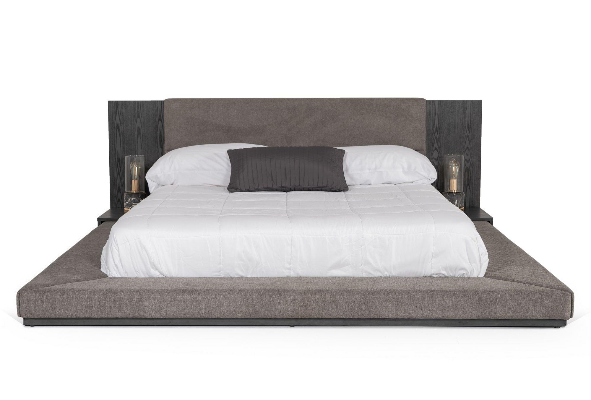 

    
Grey Fabric CK Platform Bedroom Set by VIG Nova Domus Jagger
