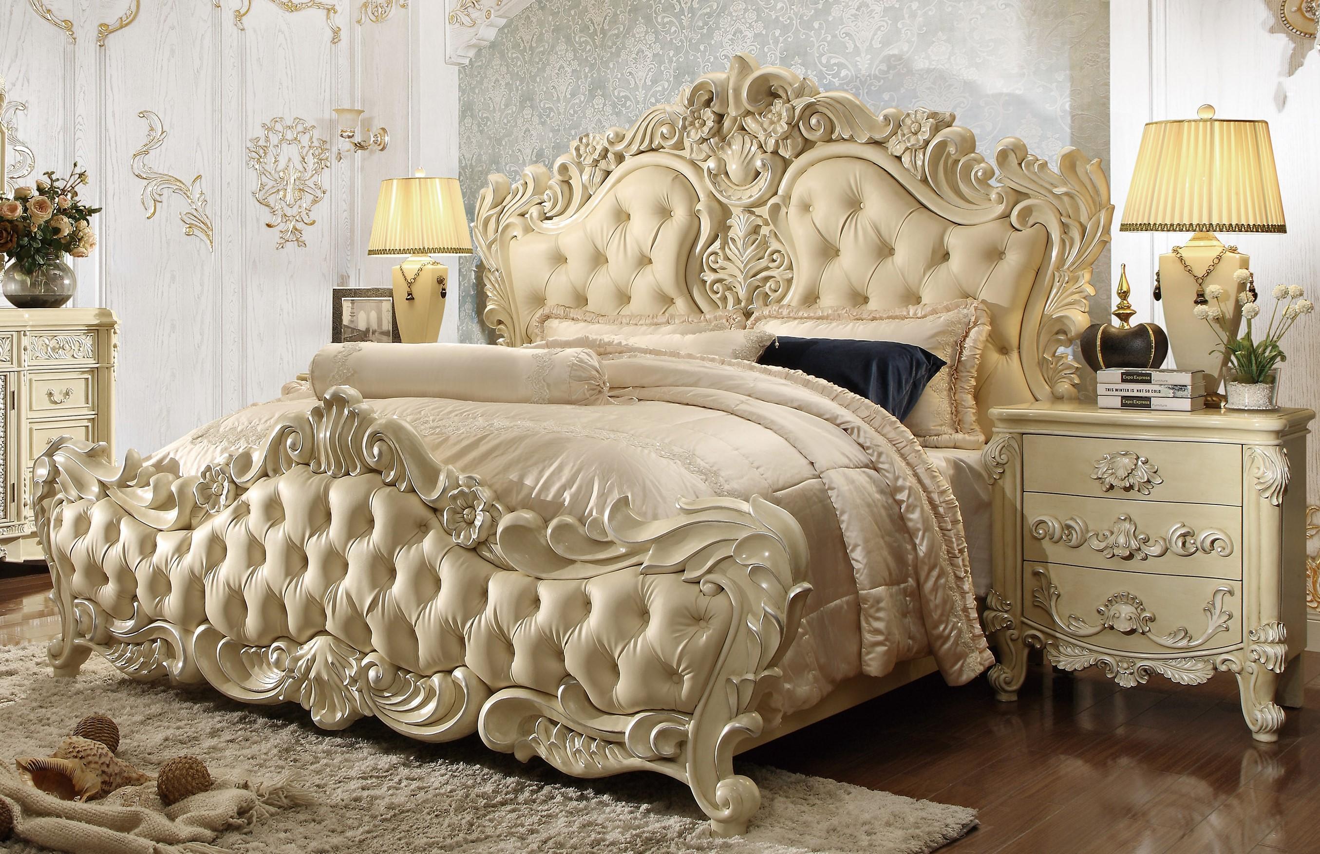 Traditional Panel Bedroom Set HD-5800 HD-5800-CK-3PC in Pearl, Cream Leather