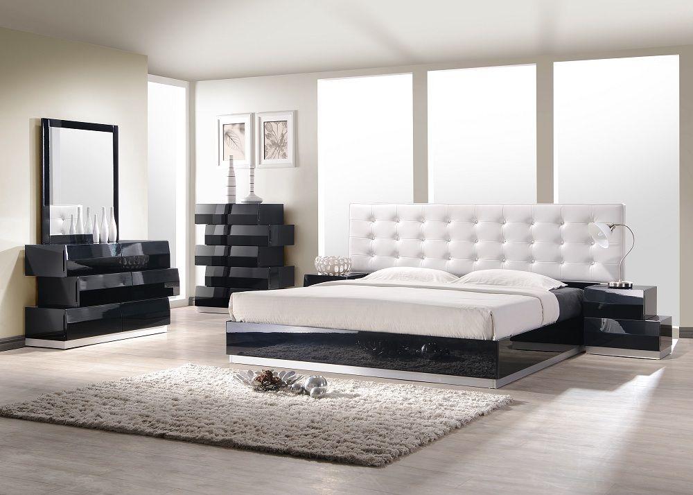 

    
J&M Furniture Milan Platform Bedroom Set White/Black SKU176871-EK-Set-3

