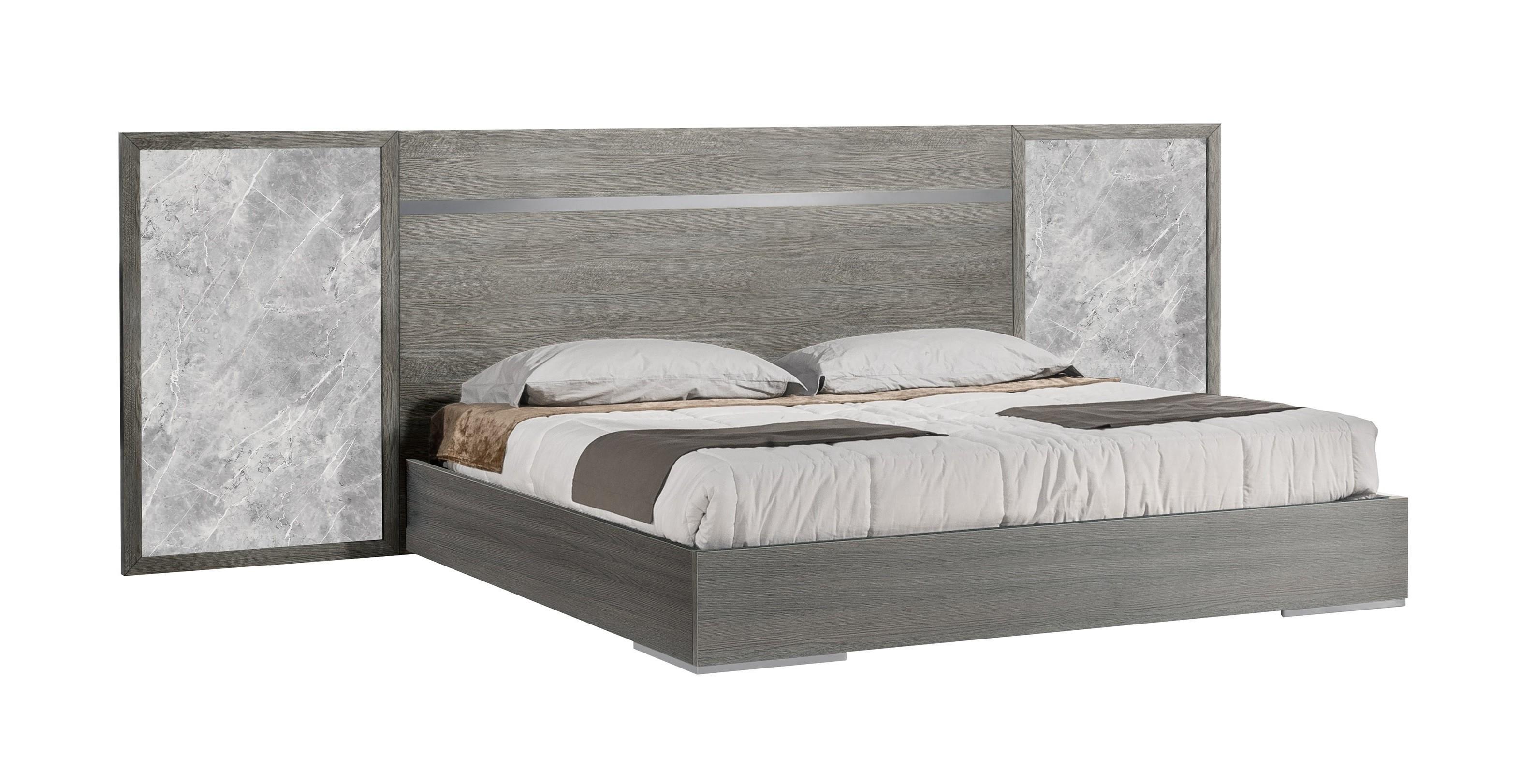 

    
Light Grey Oak Marble Look Queen Panel Bed by J&M Furniture Victoria 18699
