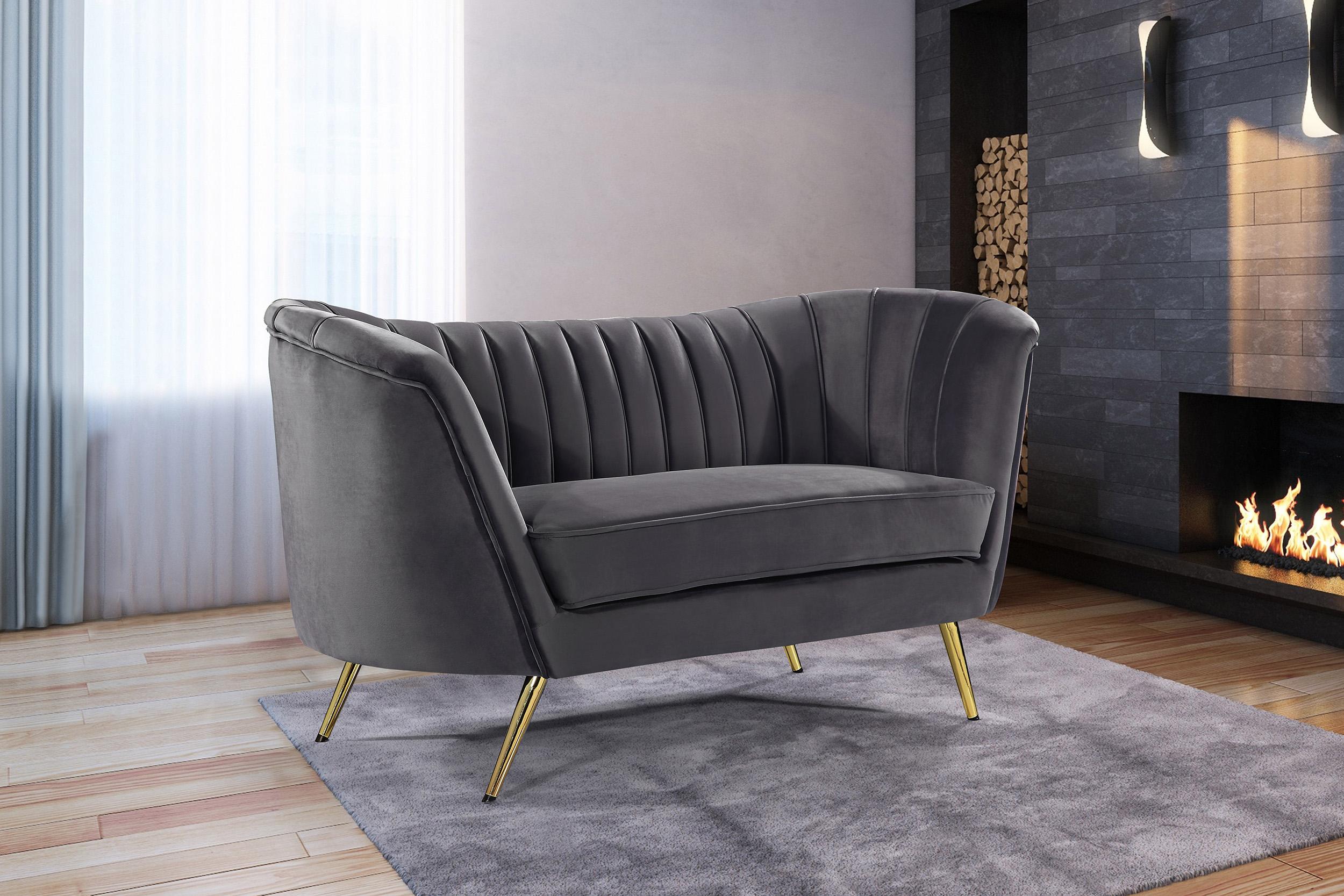 

    
622Grey-S-Set-2 Meridian Furniture Sofa Set
