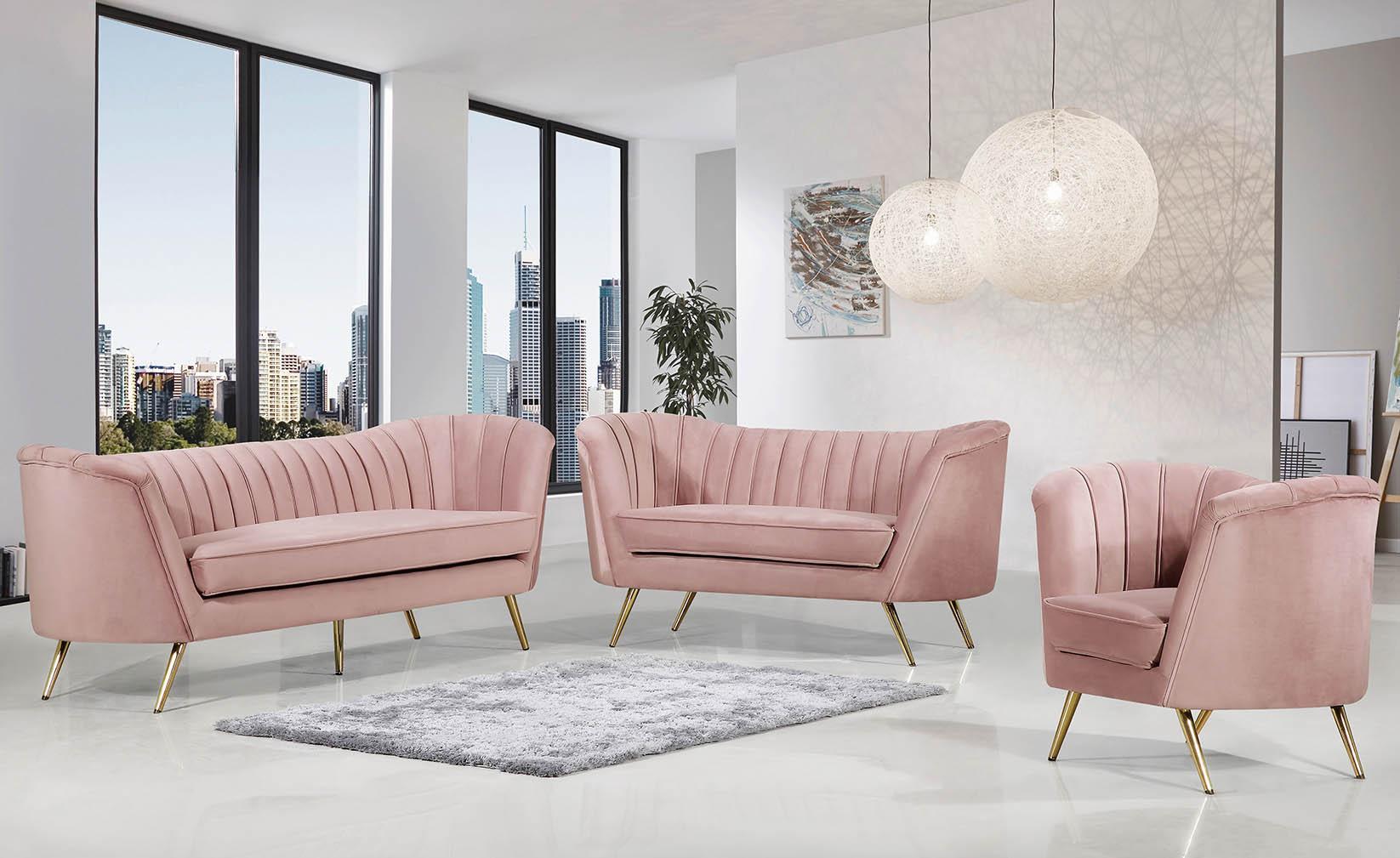 

        
Meridian Furniture Margo 622Pink-S Sofa Pink Velvet 00647899949180
