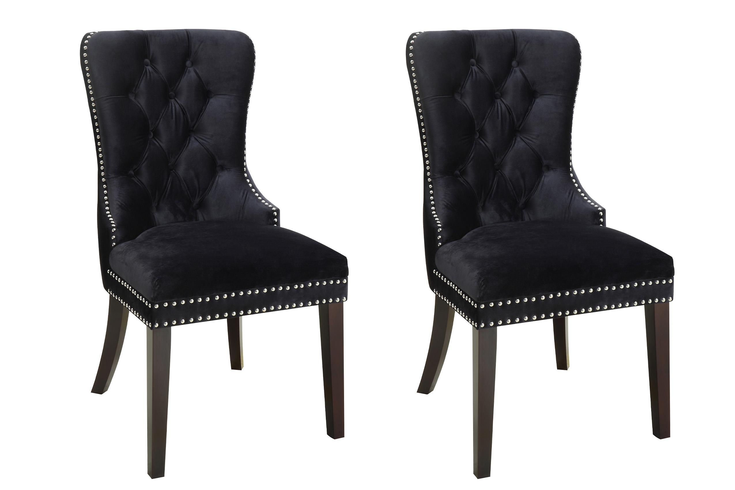 

    
Meridian Furniture Nikki 740Black-C Dining Chair Set Black 740Black-C-Set-4
