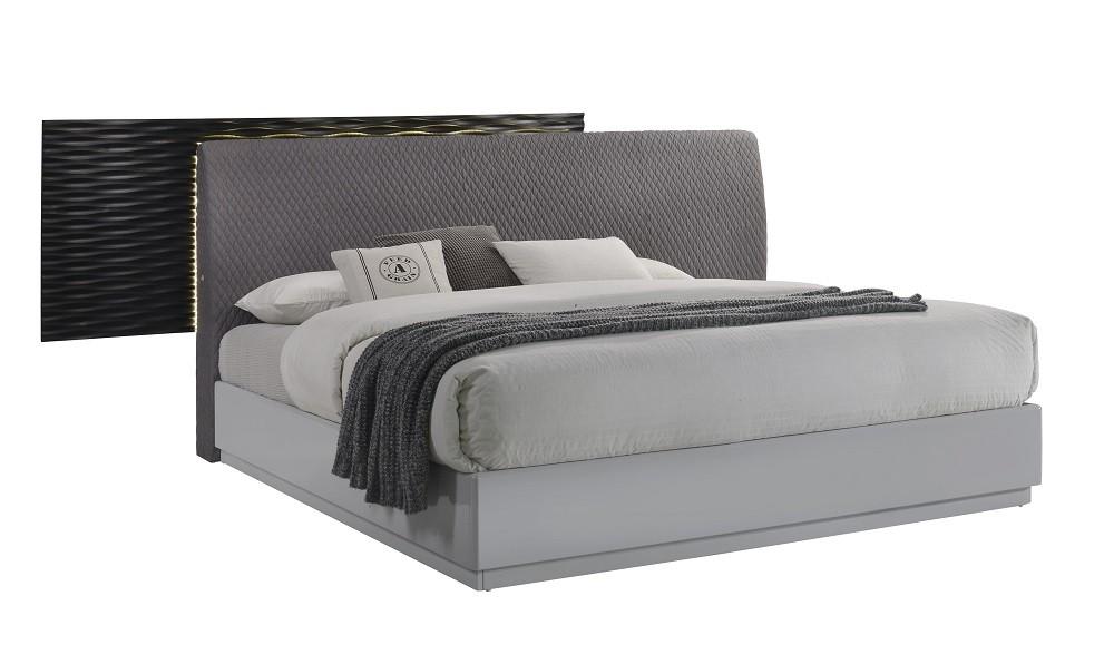 Contemporary Platform Bed Tribeca SKU18869-Q-Bed in Gray, Black Fabric