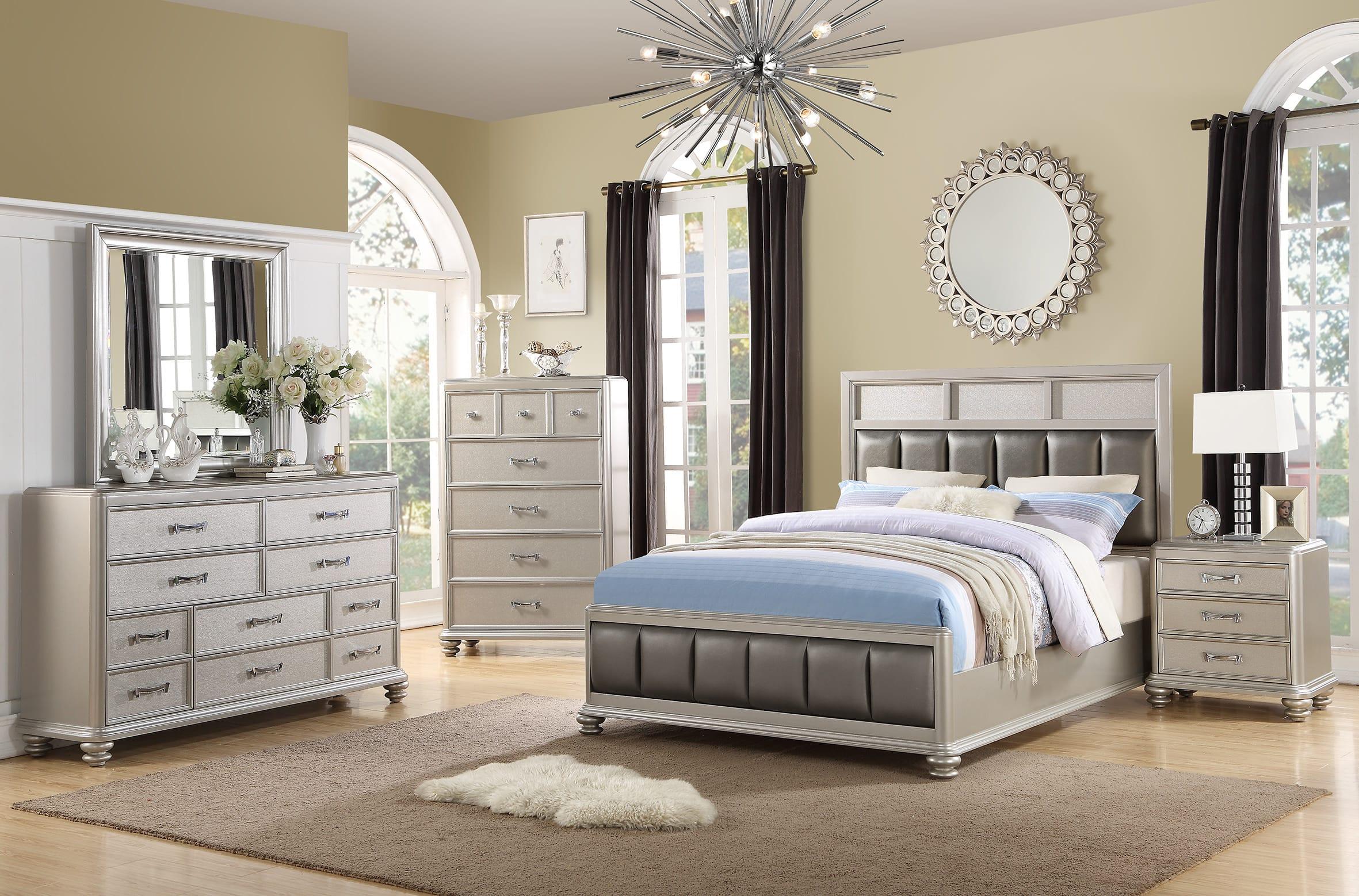 

    
Modern Gray Faux Leather Calif. King Bed F9356 Poundex
