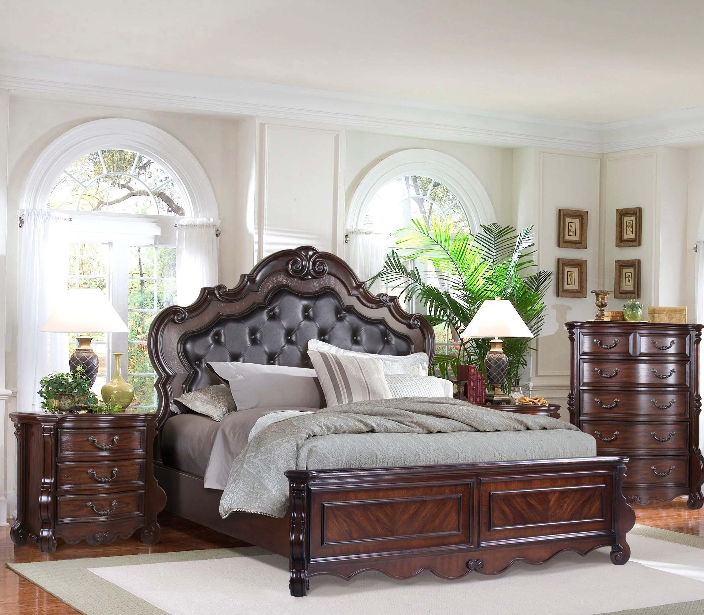 Traditional Panel Bedroom Set B527 B527-CK-2N-3PC in Cherry Faux Leather