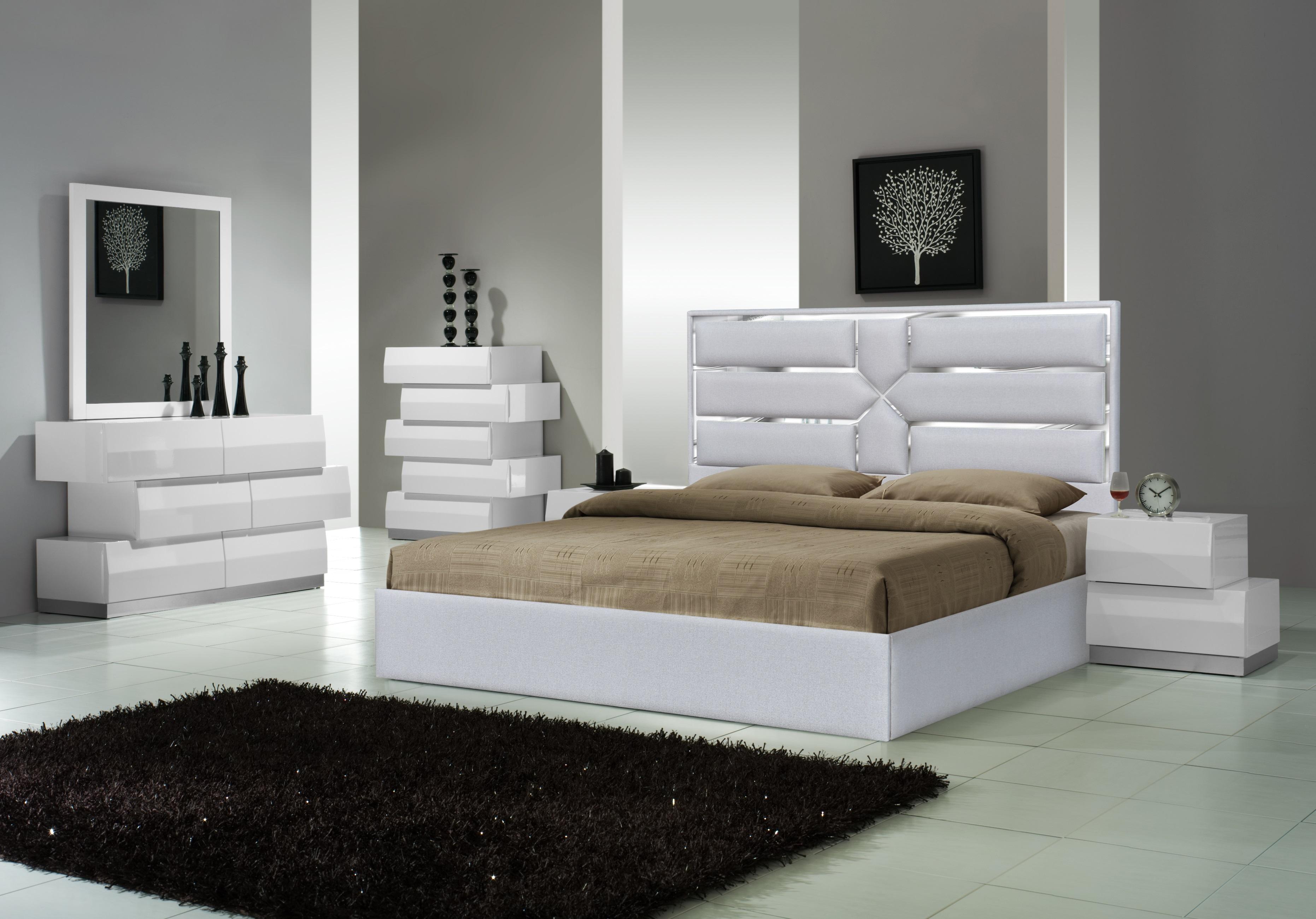 

    
J&M Furniture Da Vinci Platform Bed Light Grey SKU 18731
