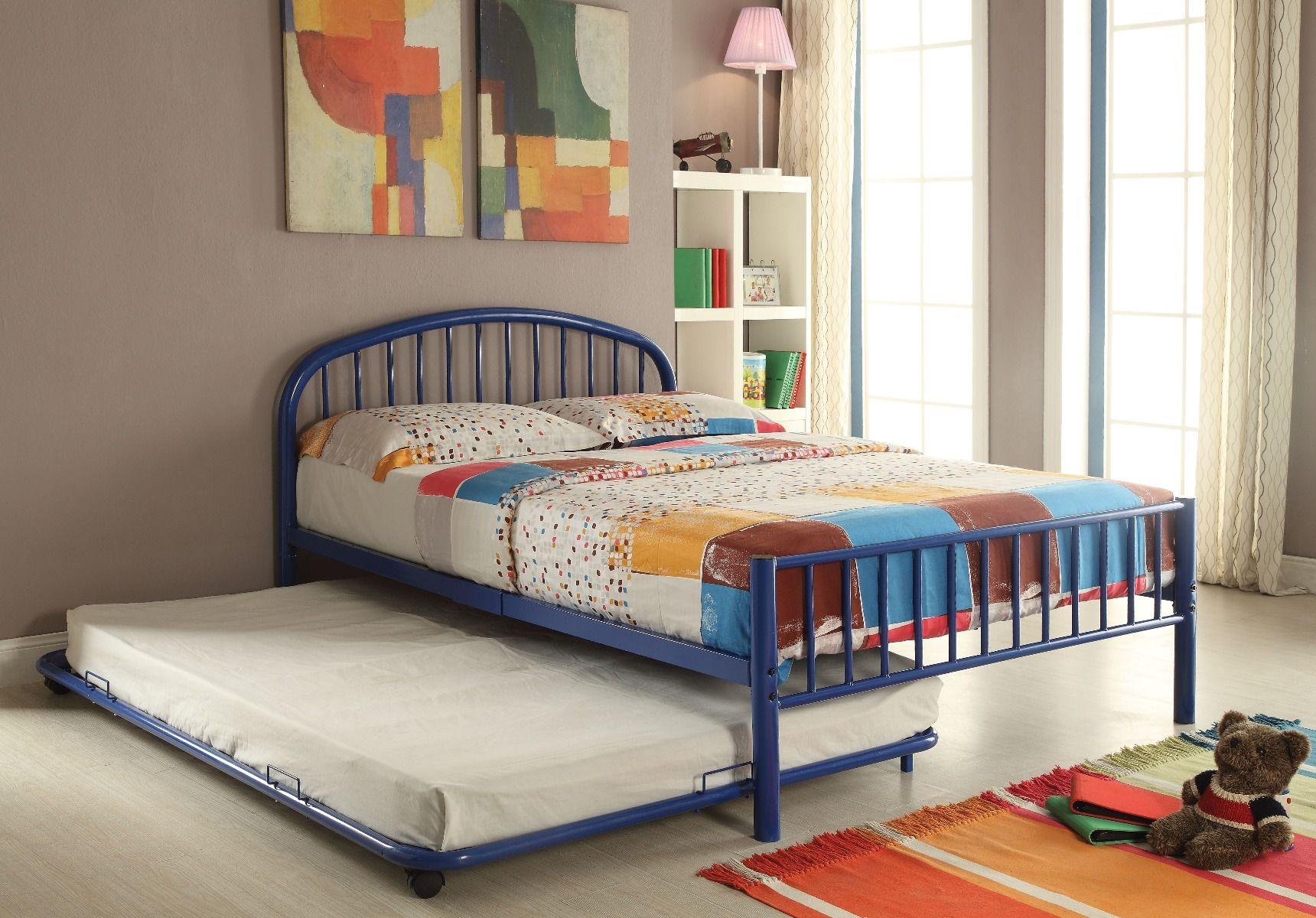 

    
Simple Blue Metal Twin Trundle by Acme Cailyn 30463BU
