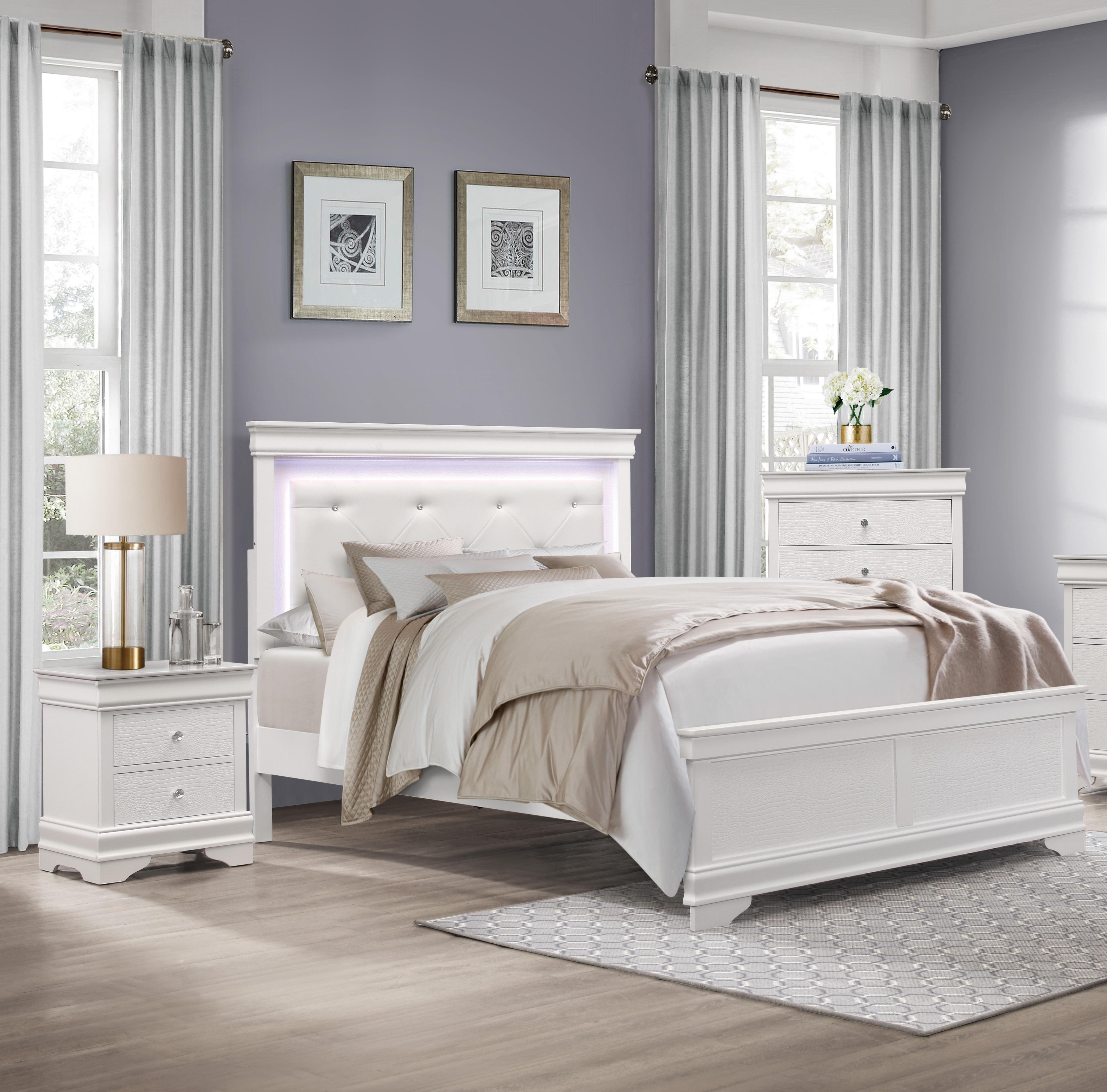 Traditional Bedroom Set 1556WF-1-3PC Lana 1556WF-1-3PC in White Faux Leather