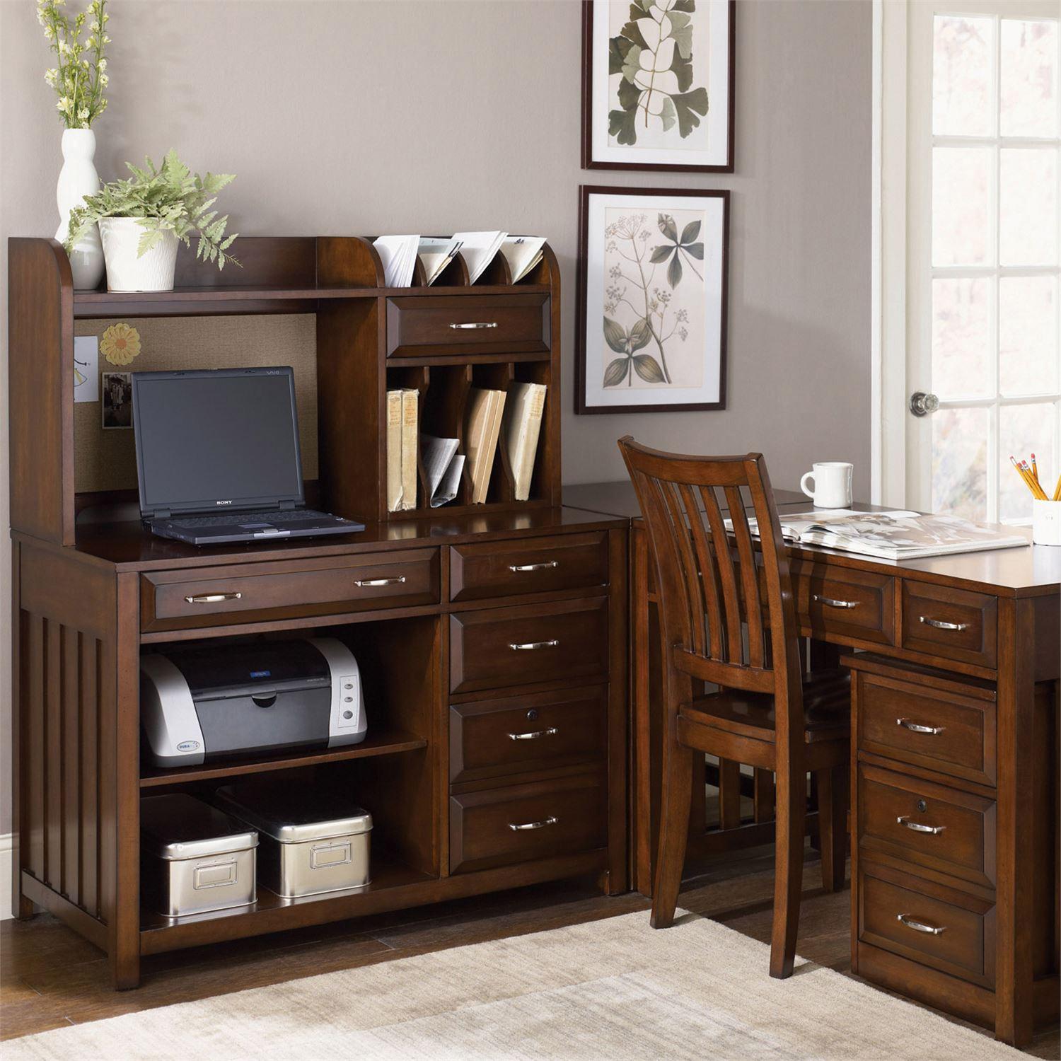 

    
Cherry Finish Wood Executive Desk Hampton Bay (718-HO) Liberty Furniture
