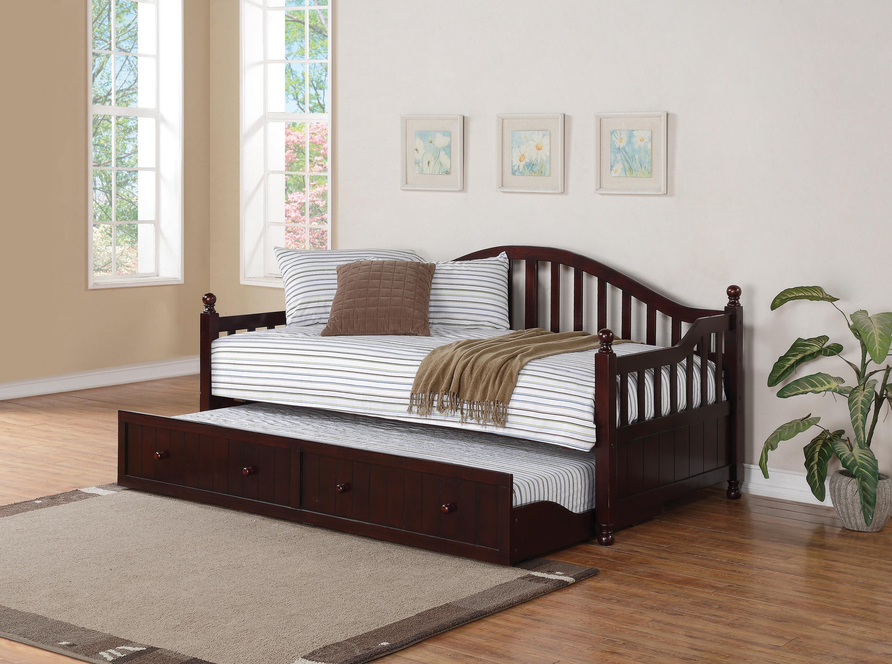 

    
Transitional Cappuccino Pine & Poplar Twin Daybed w/Trundle Coaster 300090
