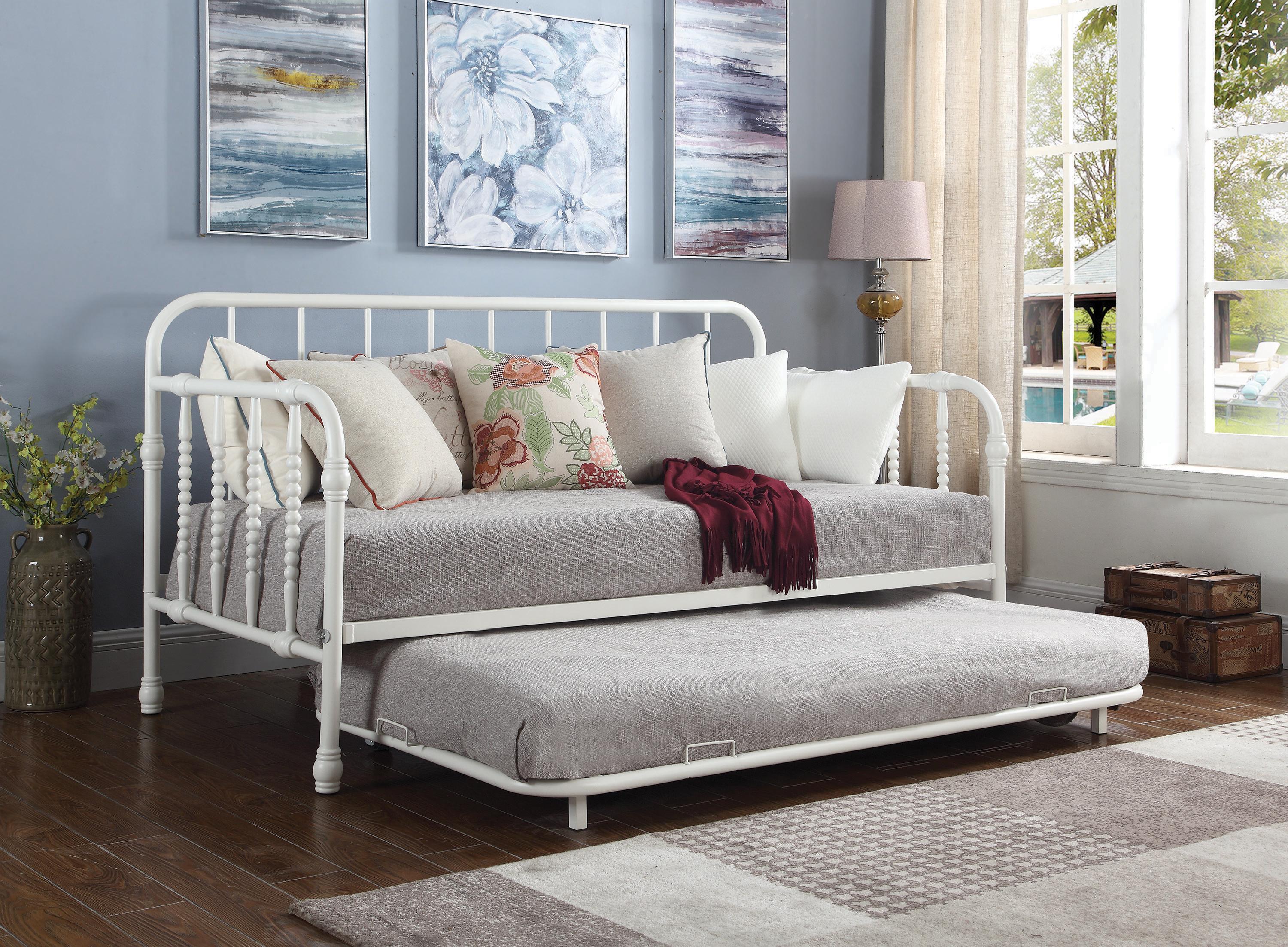 

    
Coaster 300766 Daybed w/Trundle White 300766
