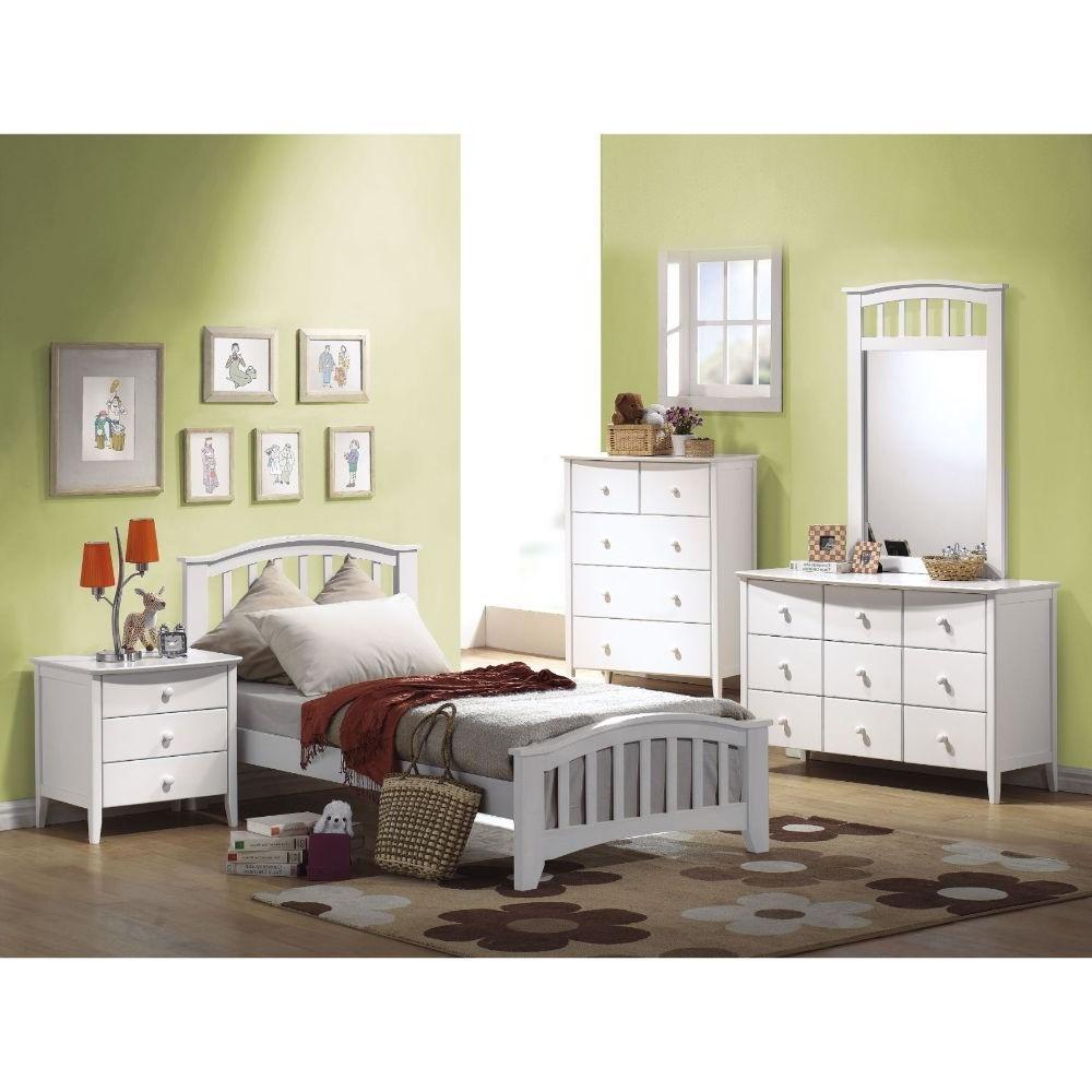 

    
Transitional White Twin Bed by Acme San Marino 09150T
