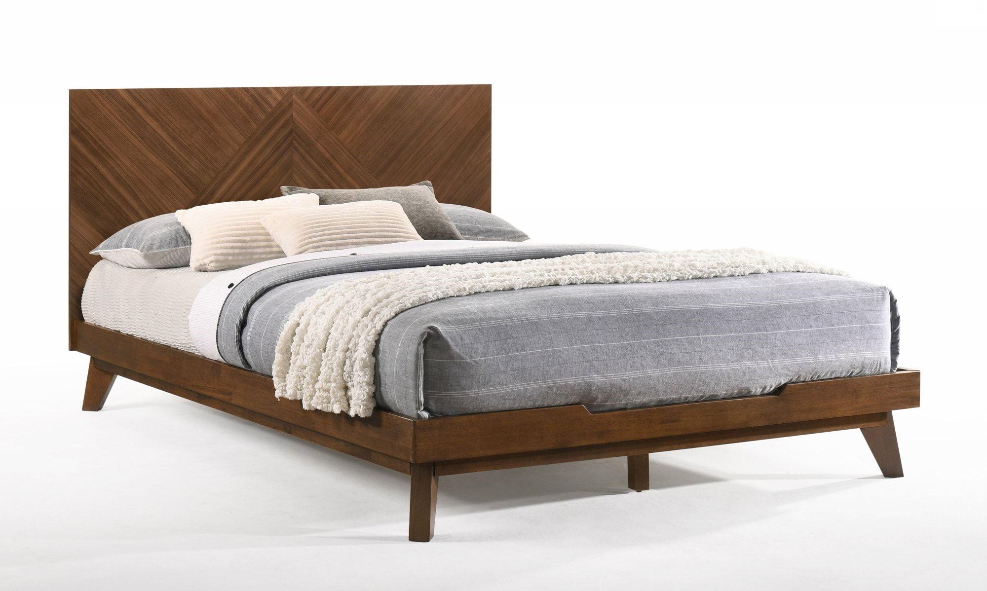 

    
VIG Furniture Soren Panel Bedroom Set Walnut VGMABR-89-3pcs

