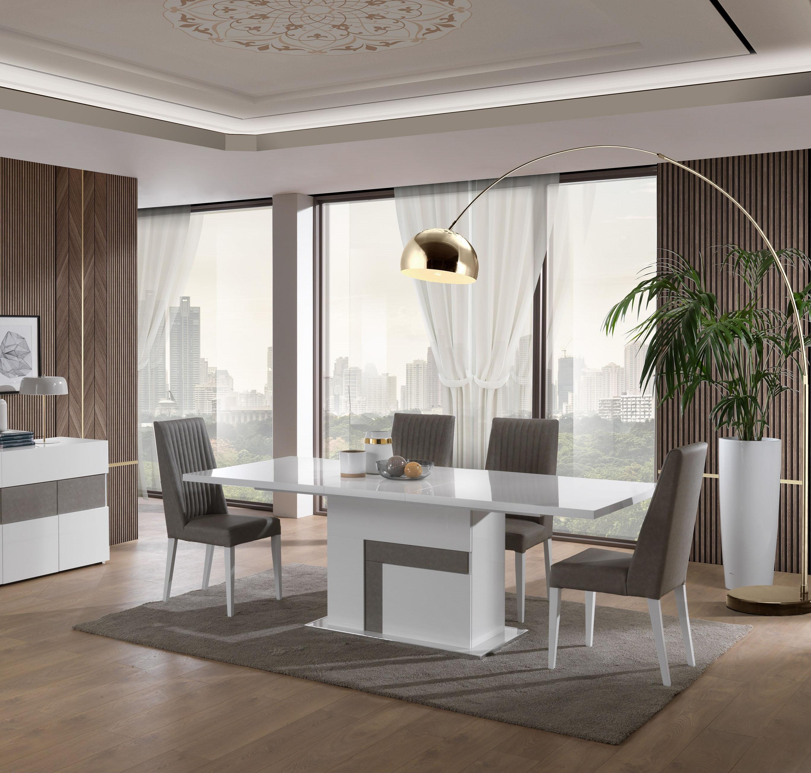 

    
White High Gloss Lacquer Finish Dining Room Set 5Pcs J&M Furniture Luxuria
