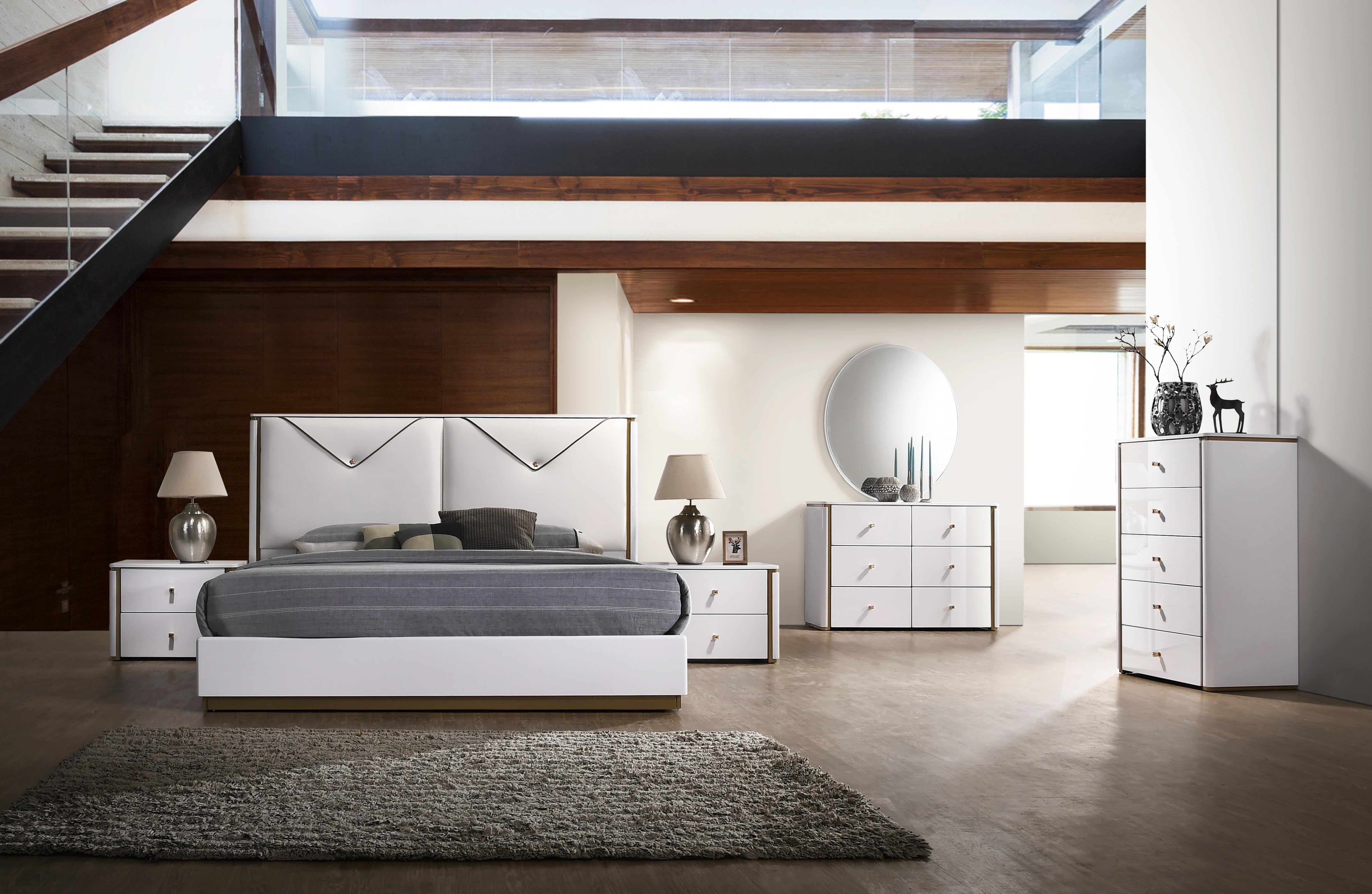 

                    
J&M Furniture Lucera Platform Bedroom Set White Leatherette Purchase 
