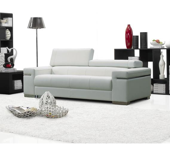 

    
White Leather With Adjustable Headrests Sofa J&M Furniture Soho
