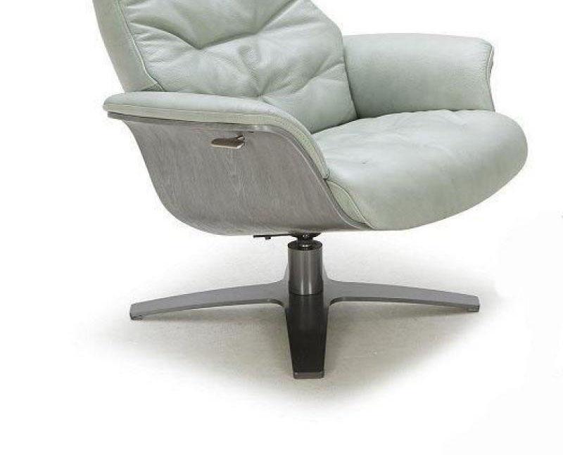 

    
J&M Furniture Karma Lounge Chair Green Tea SKU1804812
